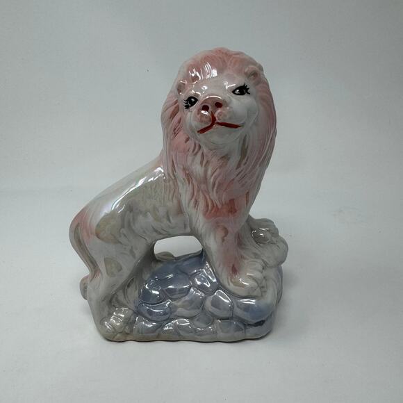 Vintage Pearl Lustreware Porcelain Lion Statue Pastel Pink & Blue - Picture 1 of 11